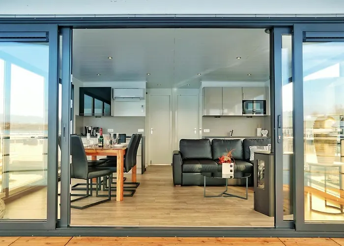 Bådhotel Floatinghouse Bacchus Braunsbedra