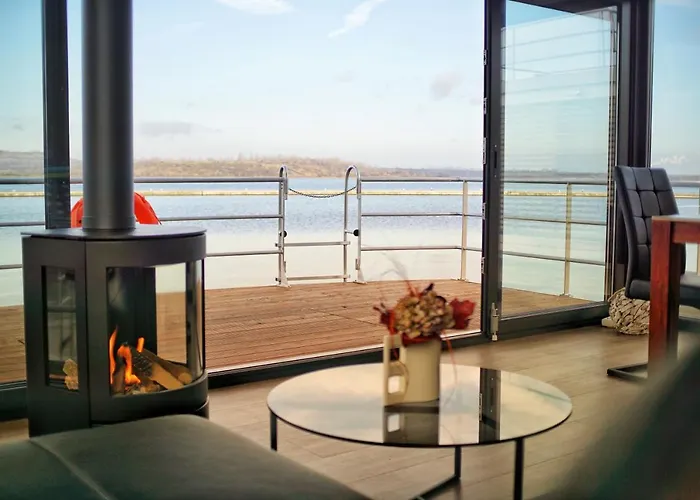 Ботель Floatinghouse Bacchus Braunsbedra